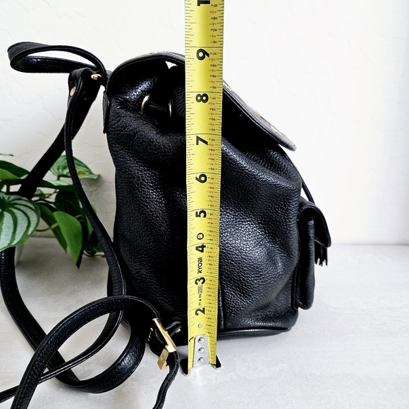 MCM Black Vintage Flap Closure Backpack with Gold Details main image 5